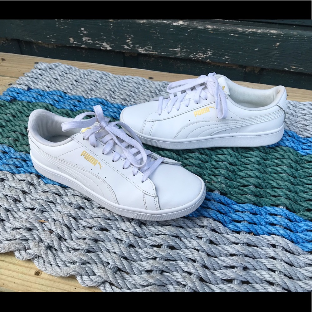 Women’s White Puma Athletic Sneakers Shoes 9